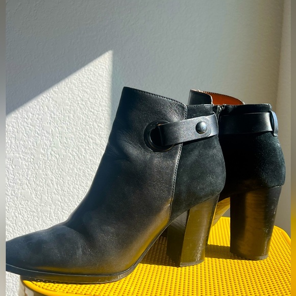 Black leather and suede booties. Size 10 - Picture 6 of 6